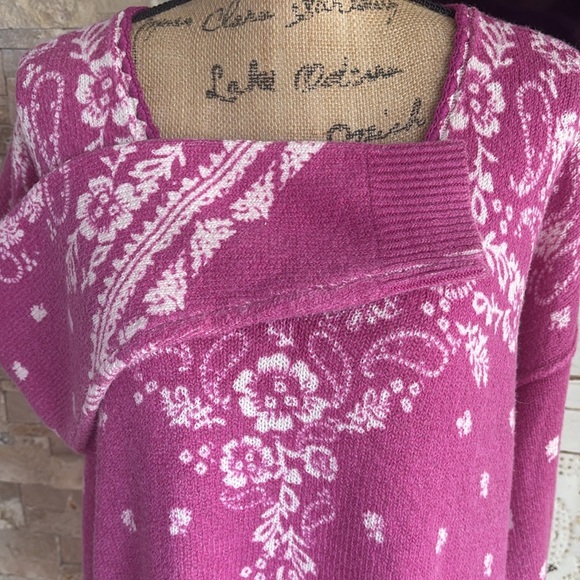 Sundance magenta purple V-neck long sleeve sweater w cream floral paisley detail - Picture 6 of 16